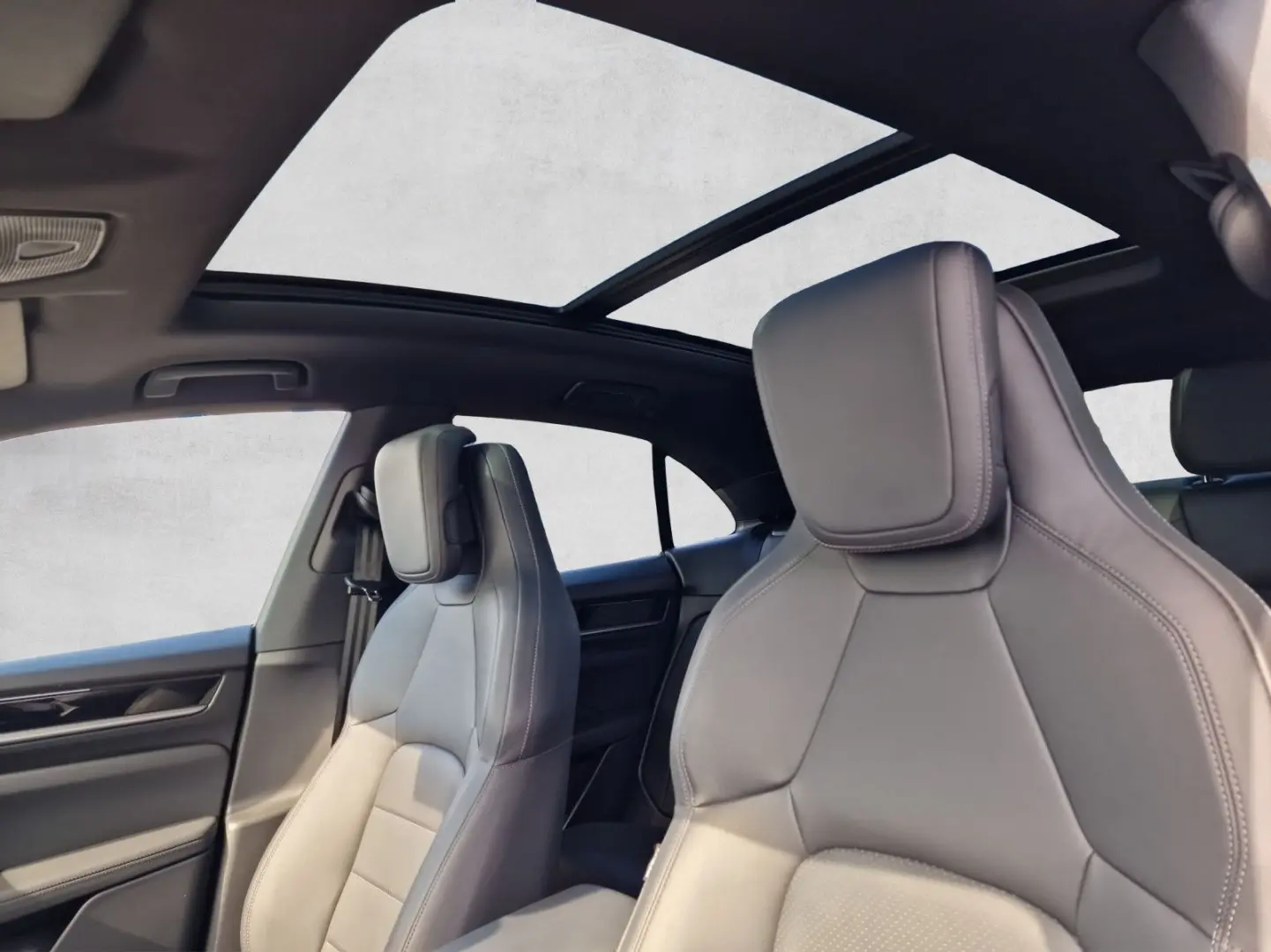 Macan 4 InnoDr. Matrix Pano BOSE AHK 14W 360°