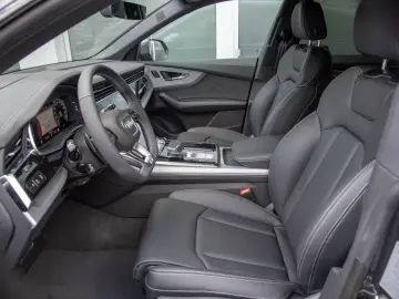 Audi Q8 55 TFSI quattro S-Line 2025