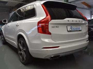 XC90 Momentum Pro AWD*AHK*LEDER*SCHIEBEDACH*LED*