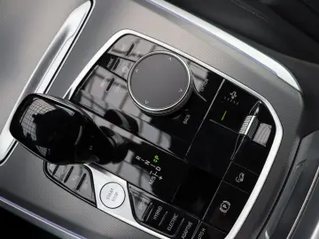 X5 xDrive45e aut. / M SPORT + AHK + NAVI + HUD +