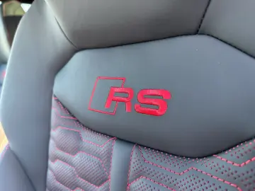 RS Q8 SUV performance tiptr. Vmax305 Stdhz PANO