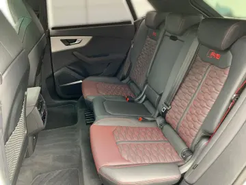 RSQ8 PERFORMANCE NP 195 TSD € +280 KM/H+KERAMIK+