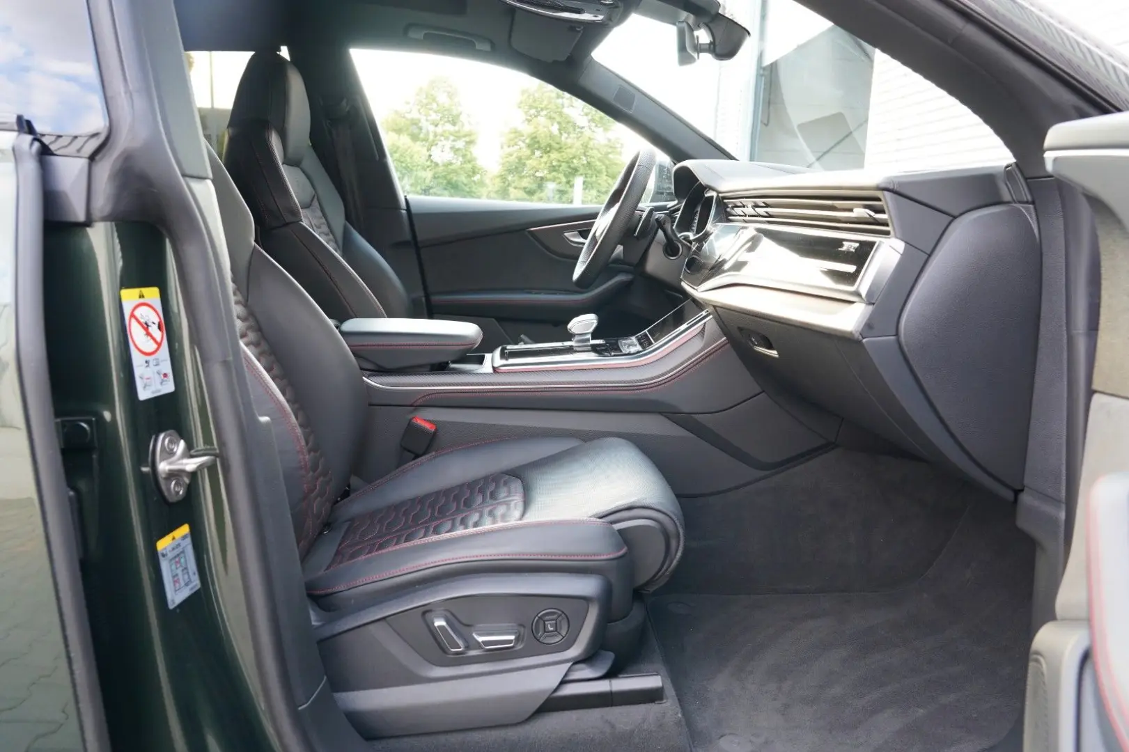 RSQ8 4.0TFSI quattro INDIVIDUAL DYNAMIK+ PANO