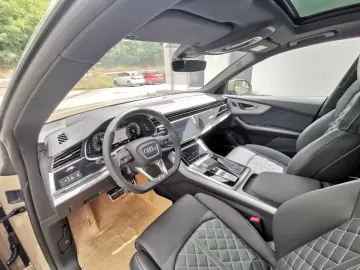 Audi Q8 50TDI * SOFTCLOSE * CAP * LUFT
