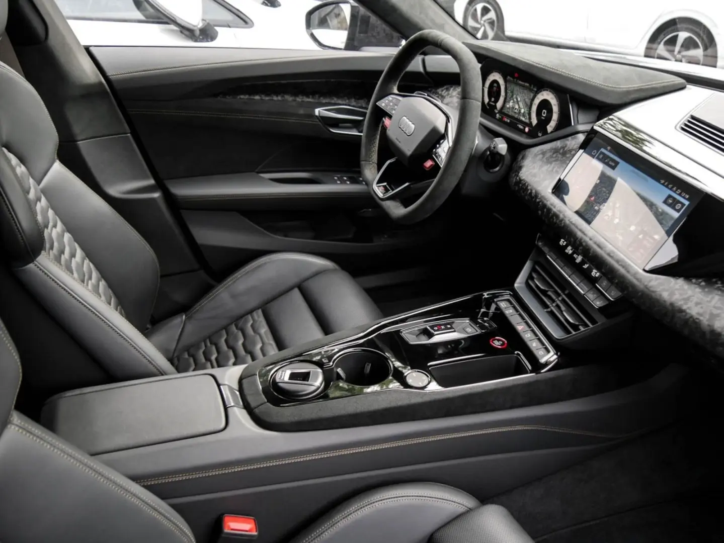 RS e-tron GT performance quattro CARBONDACH LM21