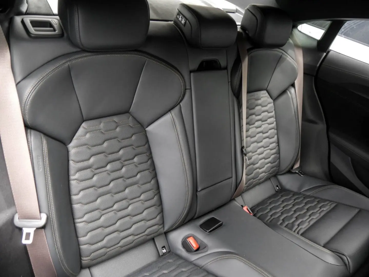 RS e-tron GT performance quattro CARBONDACH LM21
