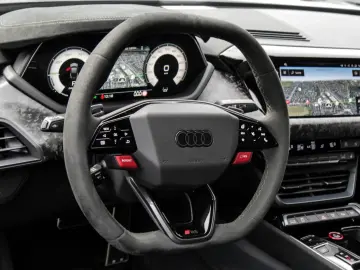 RS e-tron GT performance quattro CARBONDACH LM21