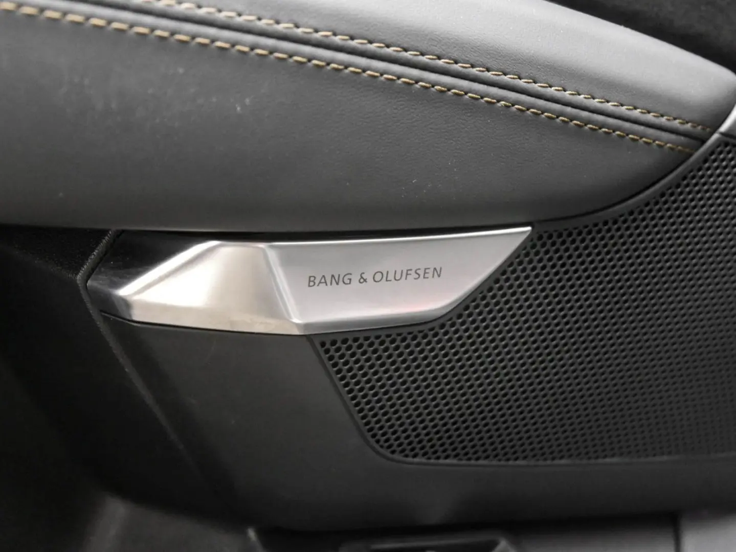RS e-tron GT performance quattro CARBONDACH LM21