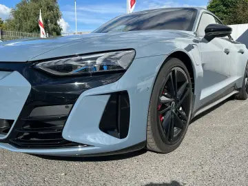 RS e-tron GT quattro Matrix Pano B&O HUD Standh.