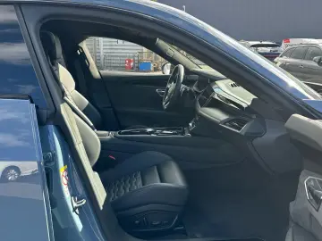 RS e-tron GT quattro Matrix Pano B&O HUD Standh.
