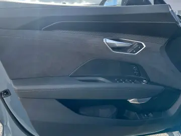 RS e-tron GT quattro Matrix Pano B&O HUD Standh.