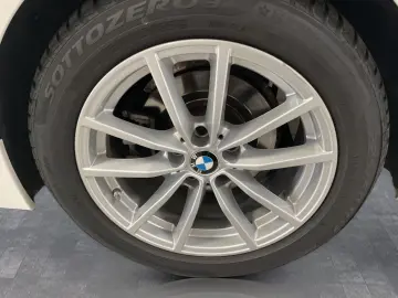 320i xDrive Limousine M Sport AHK Kamera HiFi