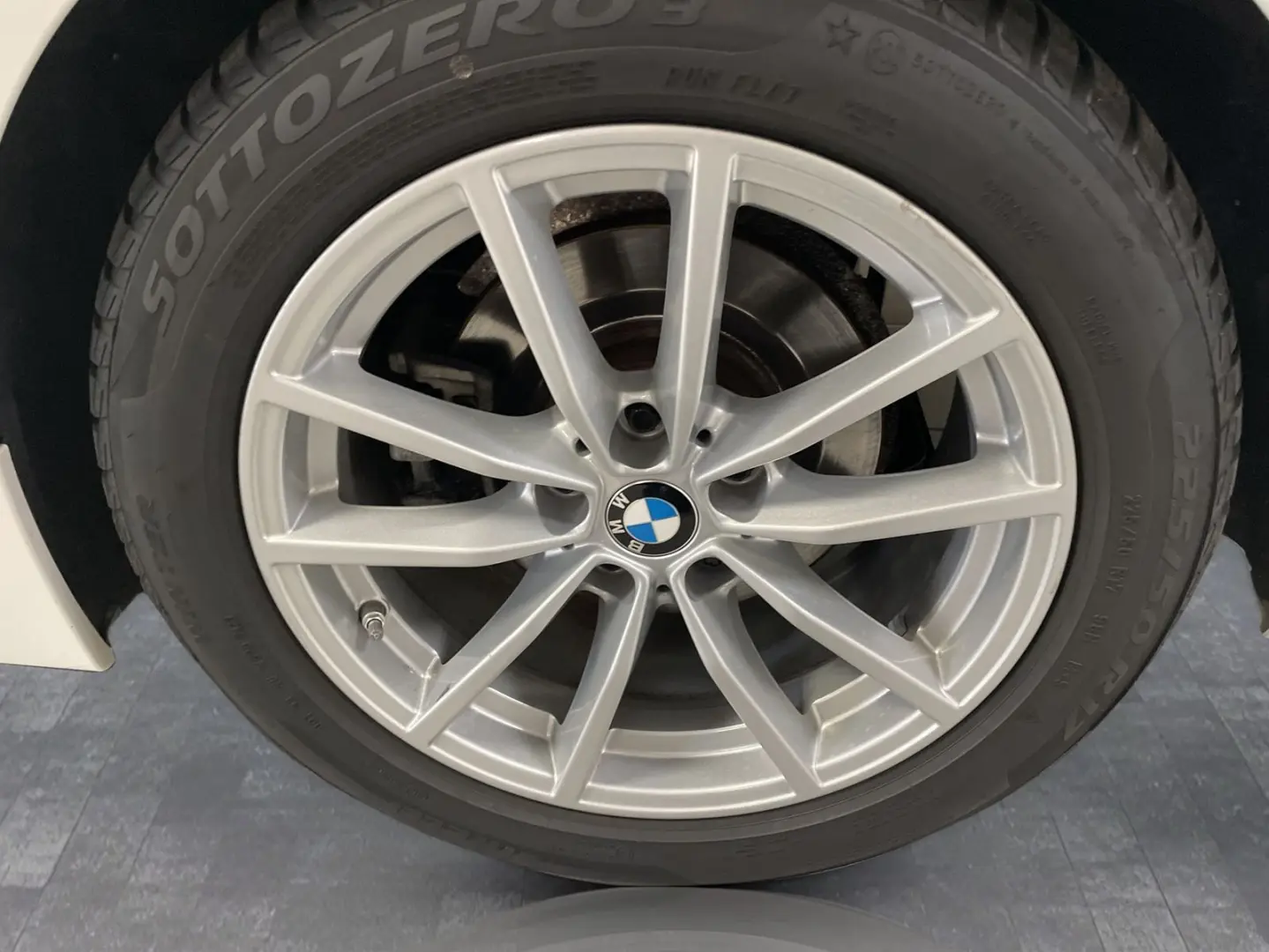 320i xDrive Limousine M Sport AHK Kamera HiFi