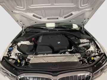 320i xDrive Limousine M Sport AHK Kamera HiFi
