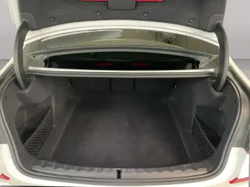 320i xDrive Limousine M Sport AHK Kamera HiFi