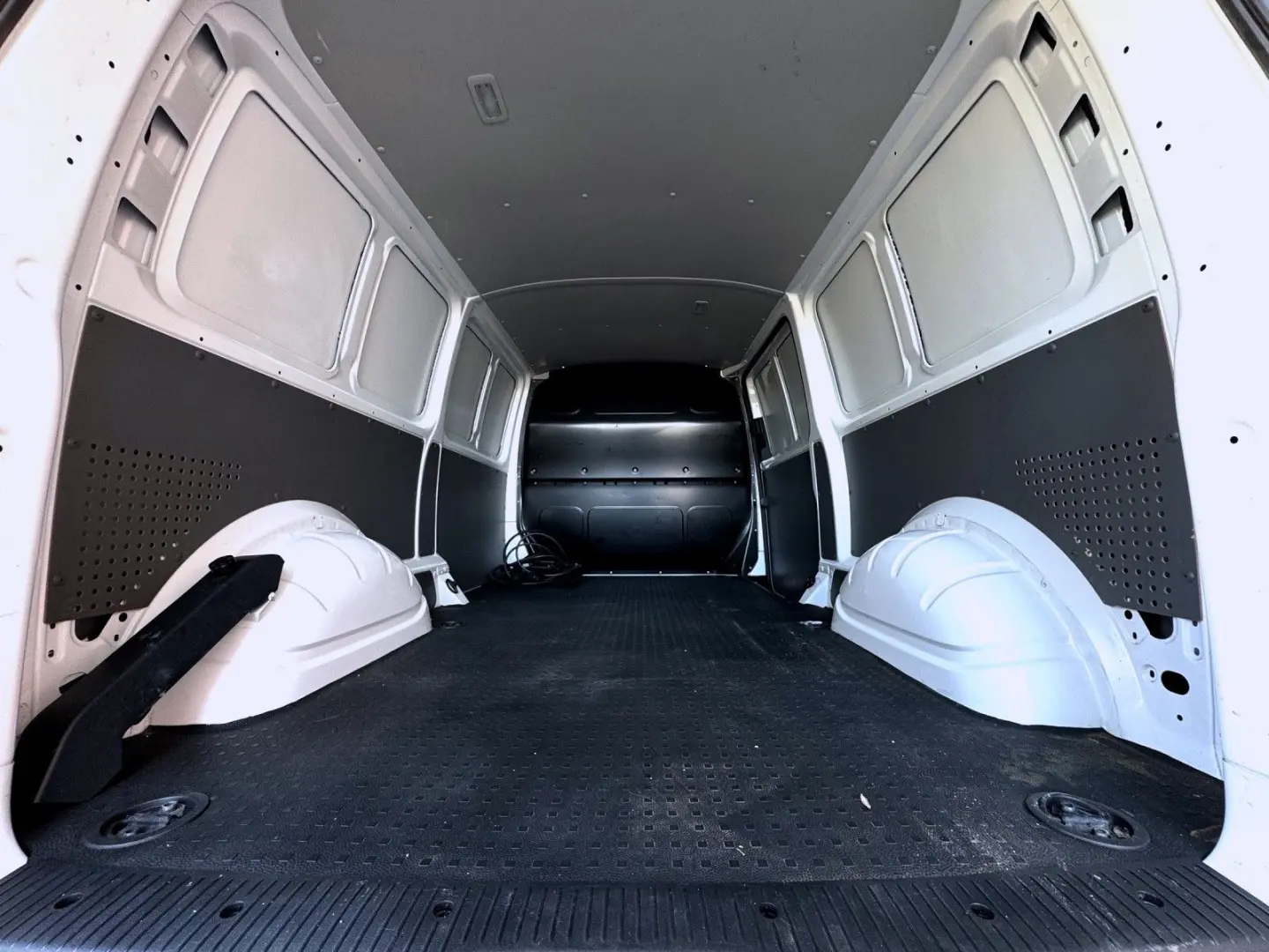 T6.1 Transporter Kasten lang Double Grid FWD /KL