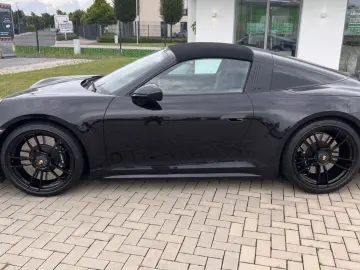 Porsche 992 Targa 4 GTS -