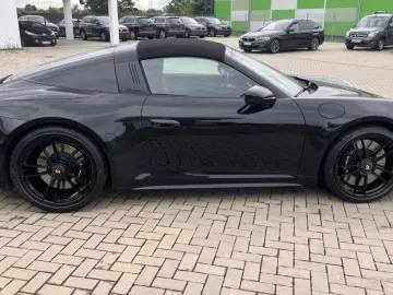 Porsche 992 Targa 4 GTS -