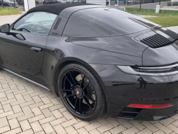 Porsche 992 Targa 4 GTS -