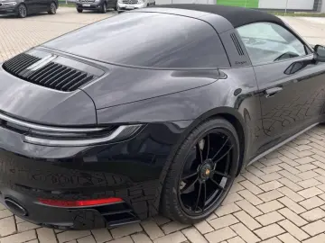 Porsche 992 Targa 4 GTS -