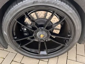Porsche 992 Targa 4 GTS -