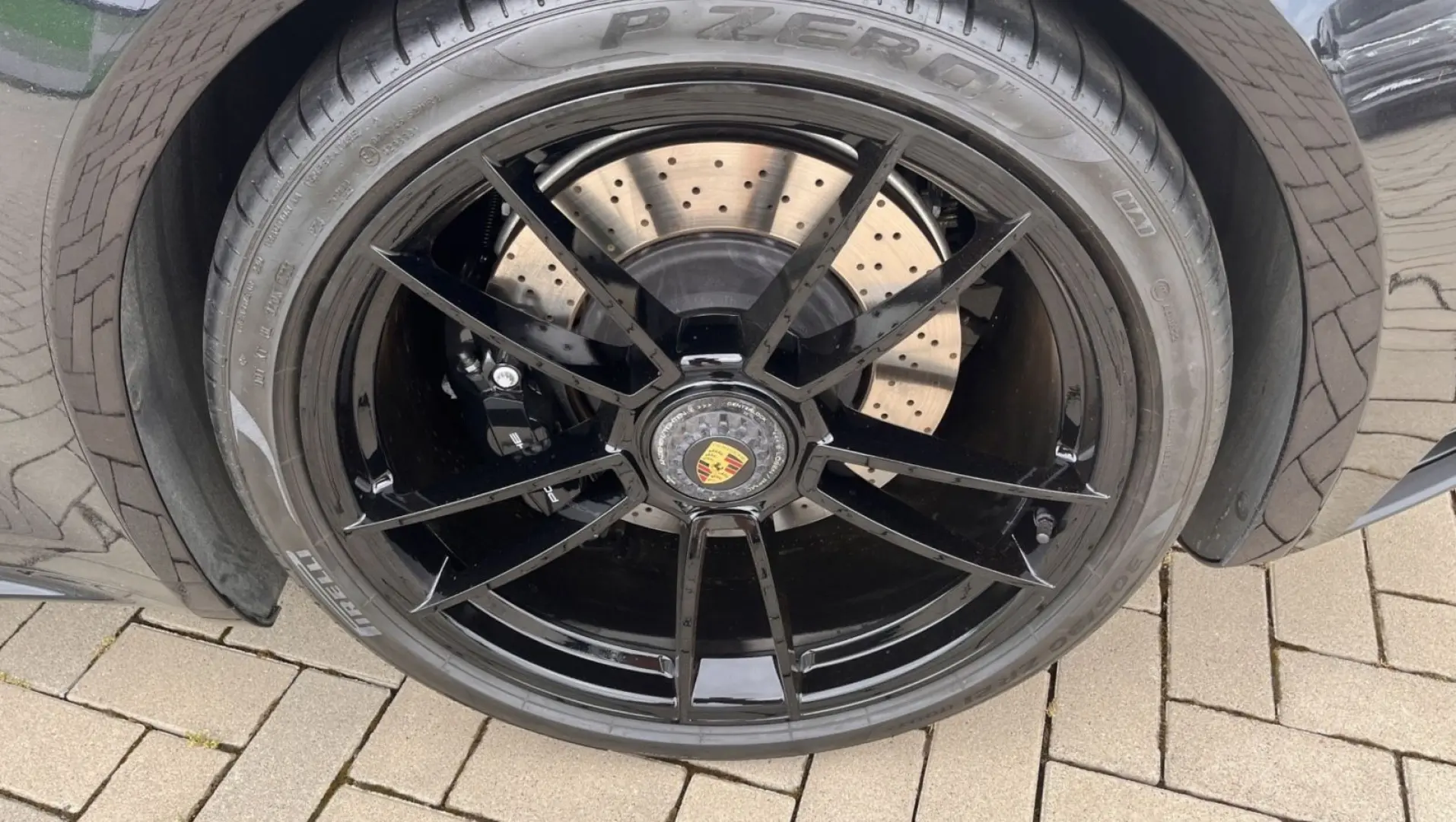 Porsche 992 Targa 4 GTS -