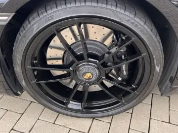 Porsche 992 Targa 4 GTS -