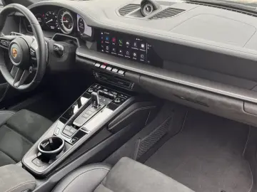 Porsche 992 Targa 4 GTS -