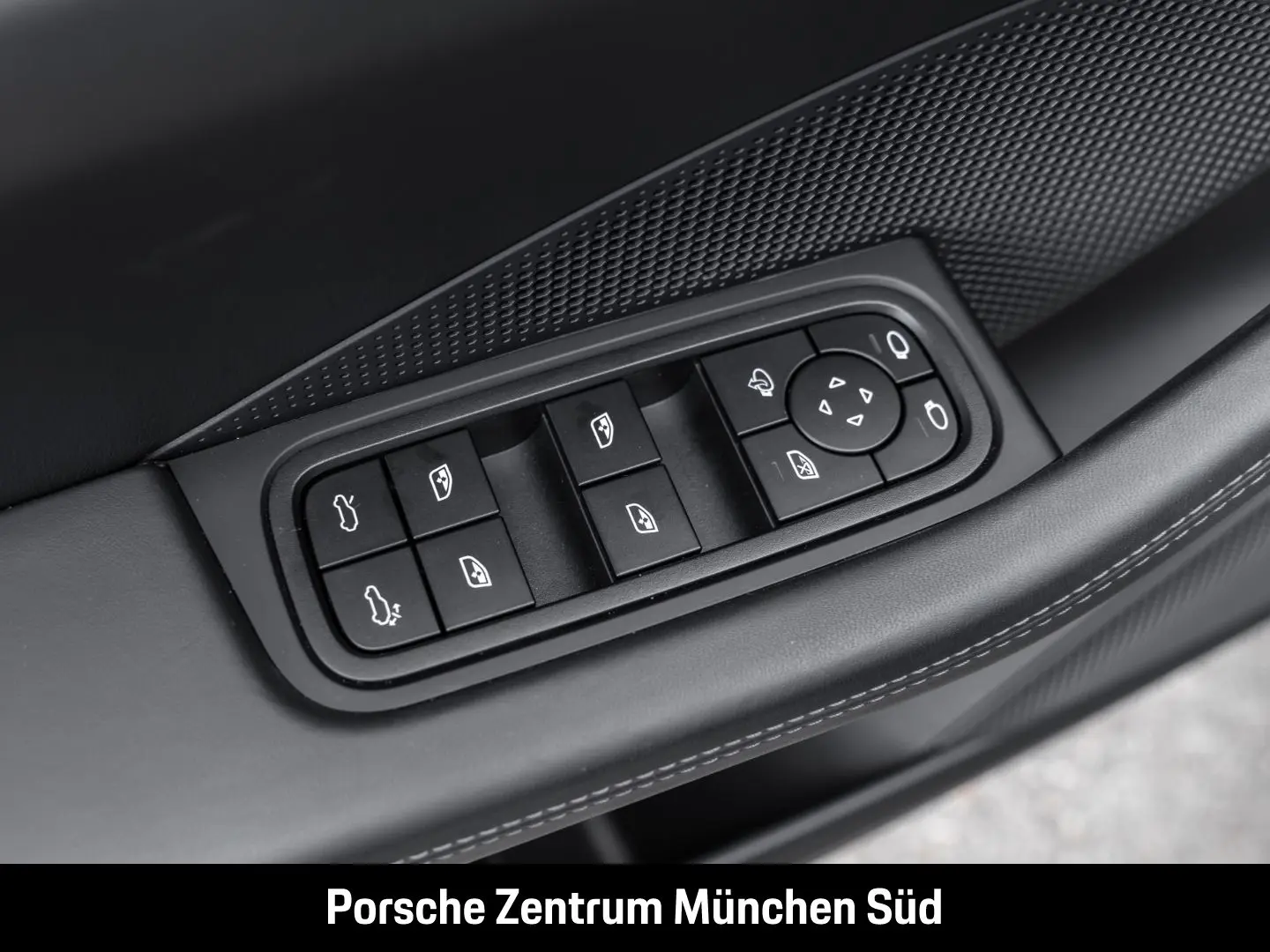 Porsche Macan 4 Surround-View InnoDrive Panorama
