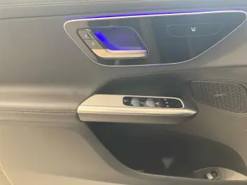 GLC 200 4M AMG-Line+Night+AHK+MBUX+Navi+LED+Kam