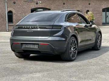 Porsche Macan 4 INNODRIVE*22 ZOLL SPORT*PANORAMA*