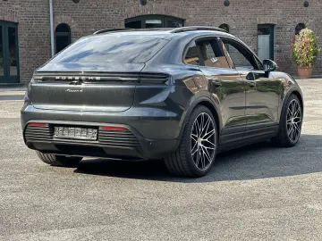 Porsche Macan 4 INNODRIVE*22 ZOLL SPORT*PANORAMA*