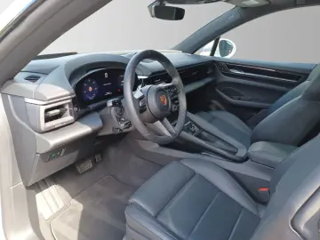 Macan 4