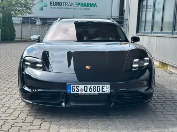 Porsche Taycan Cross Turismo Turbo LED-Matrix Head-Up