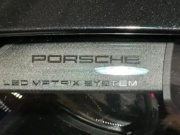 Porsche Taycan Cross Turismo Turbo LED-Matrix Head-Up