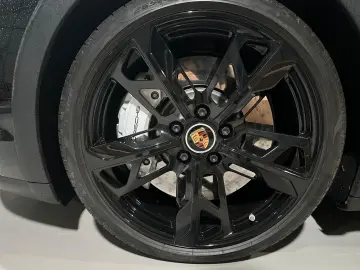 Porsche Taycan Cross Turismo Turbo LED-Matrix Head-Up