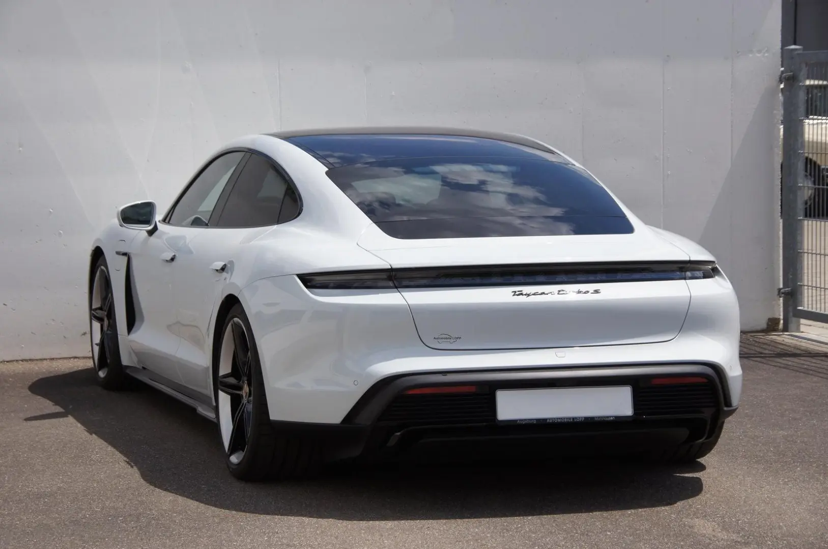 Porsche Taycan Turbo S 