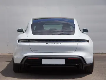 Porsche Taycan Turbo S 