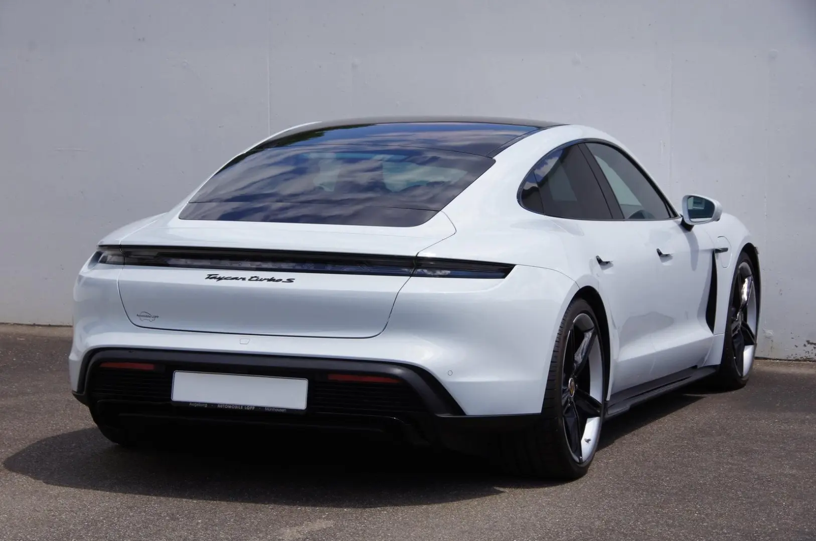 Porsche Taycan Turbo S 