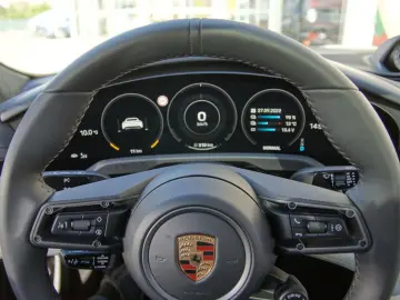 Porsche Taycan Turbo S 