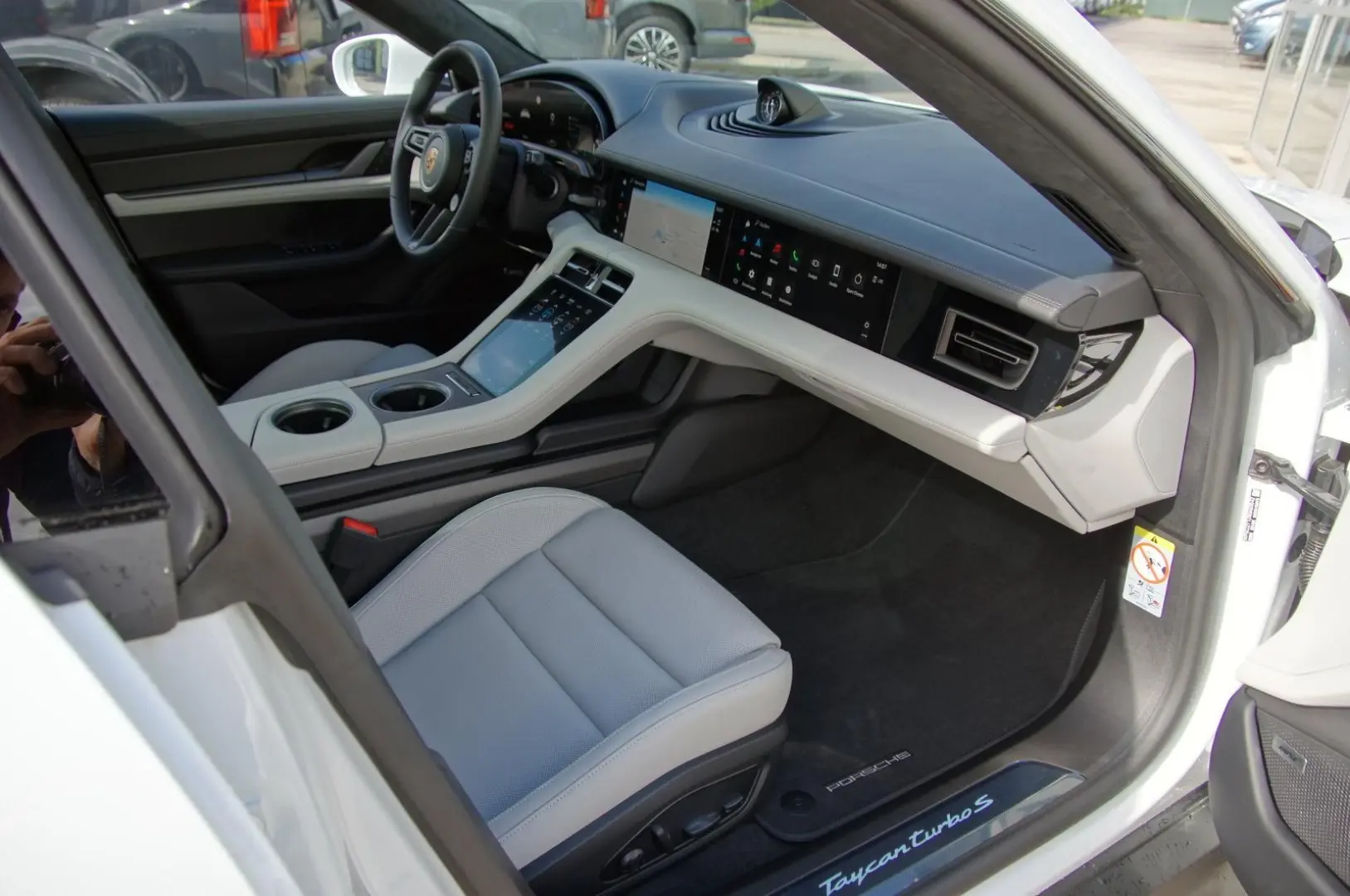 Porsche Taycan Turbo S 