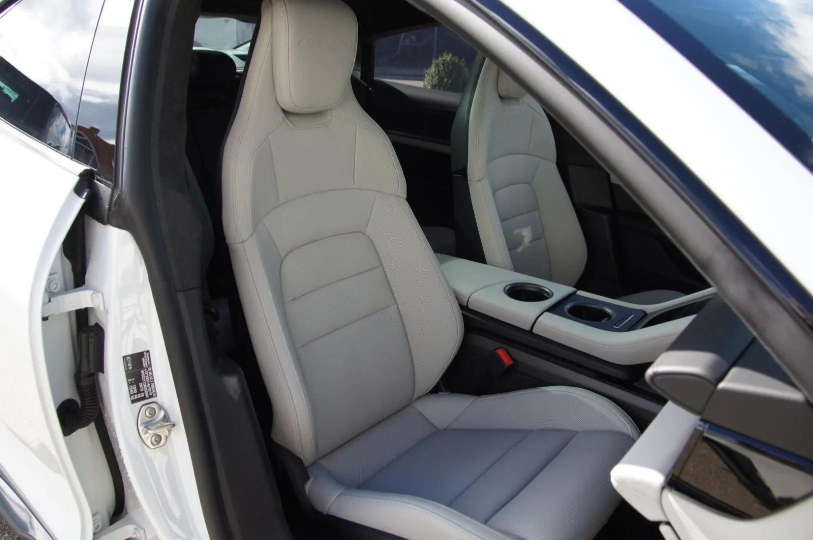 Porsche Taycan Turbo S 