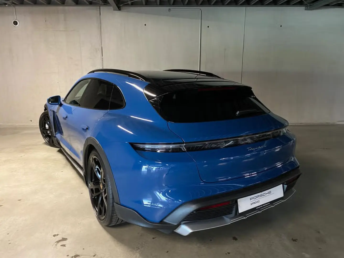 Porsche Taycan 4 Cross Turismo | Offroad Design Paket |