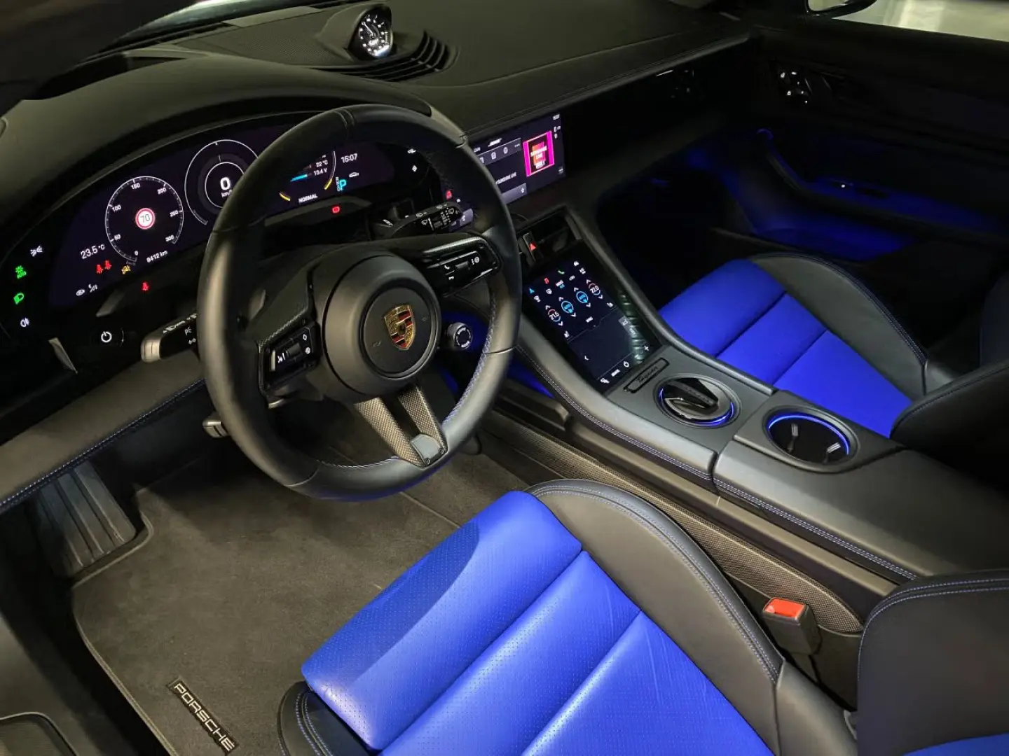 Porsche Taycan 4 Cross Turismo | Offroad Design Paket |