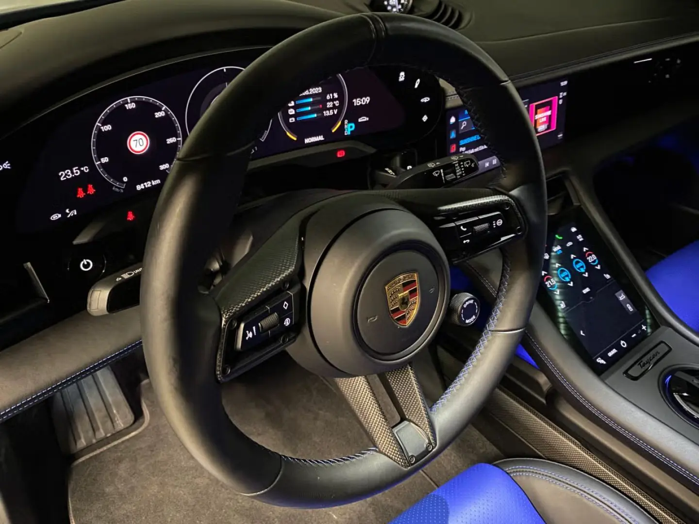 Porsche Taycan 4 Cross Turismo | Offroad Design Paket |