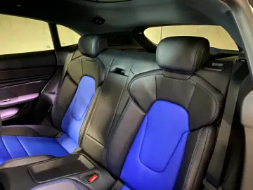 Porsche Taycan 4 Cross Turismo | Offroad Design Paket |