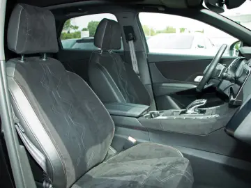 DS7 Crossback Hybrid 4x4 Performance Line+ Sound