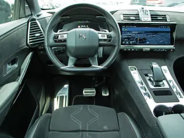 DS7 Crossback Hybrid 4x4 Performance Line+ Sound