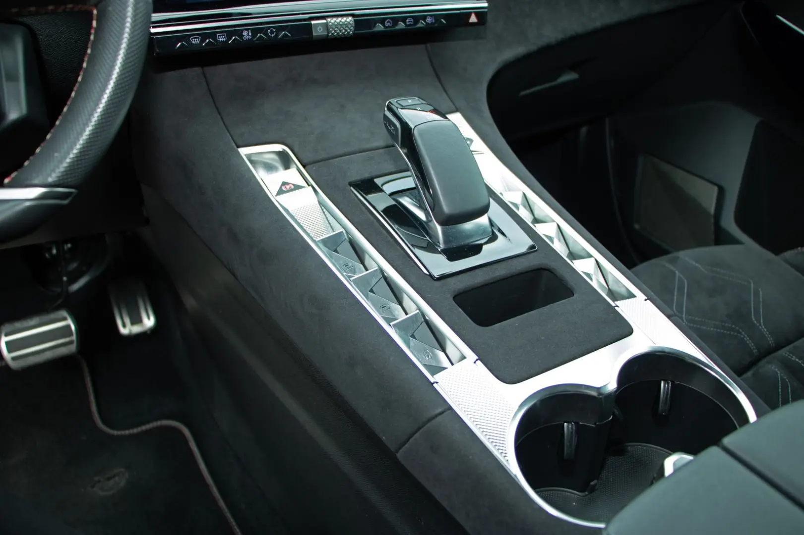 DS7 Crossback Hybrid 4x4 Performance Line+ Sound