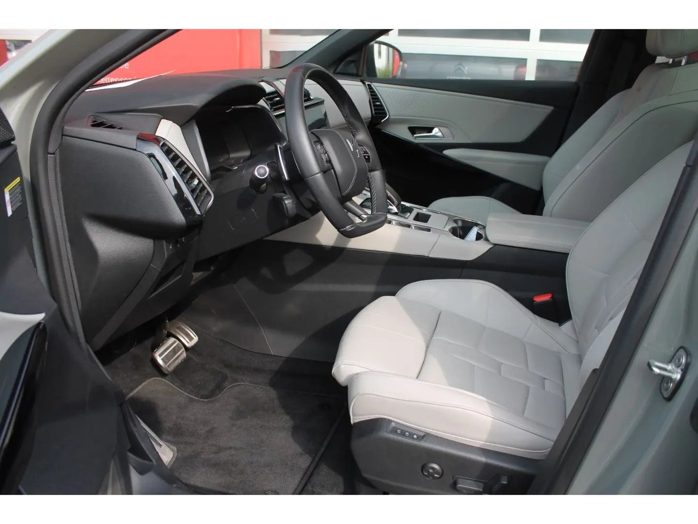 DS7 E-Tense225 Opera Hybrid Pano AHK Leder Matri